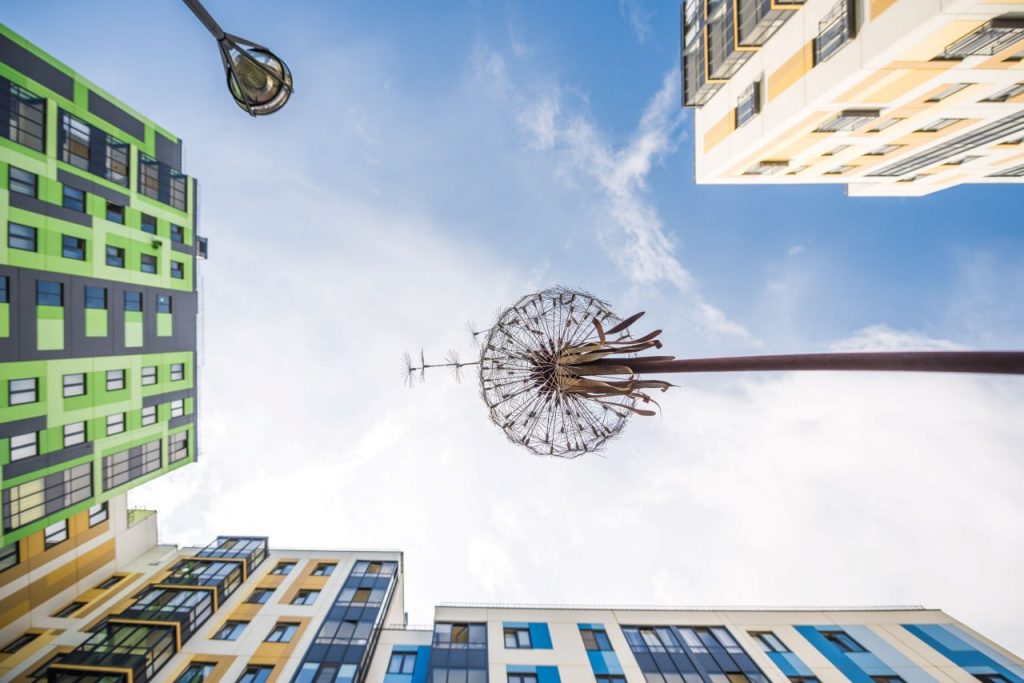 Ленстройтрест: от панельных «метров» к петербургскому коду